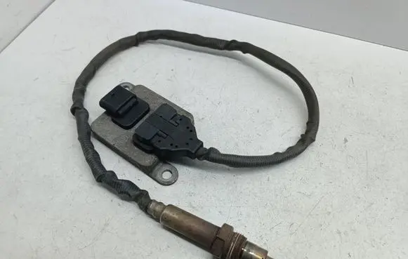 Mercedes-Benz C W205 Lambda probe sensor A0009052809 180725095102 0009052809