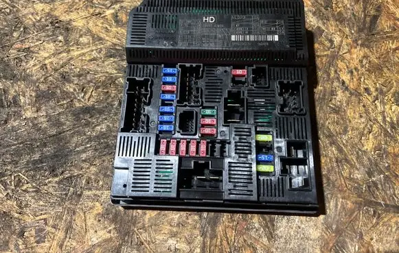 Nissan Navara D23 Fuse box set 284B74JW2B