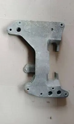 BMW 7 G11 G12 Engine mount bracket 6863777 19044510 AW67960