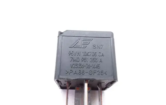 Volkswagen Touran I Other relay 7M0951253A 95VW10K705CA V23136J6X45