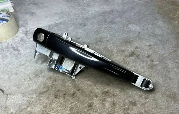 Peugeot 208 I Rear door handle trim 1164490