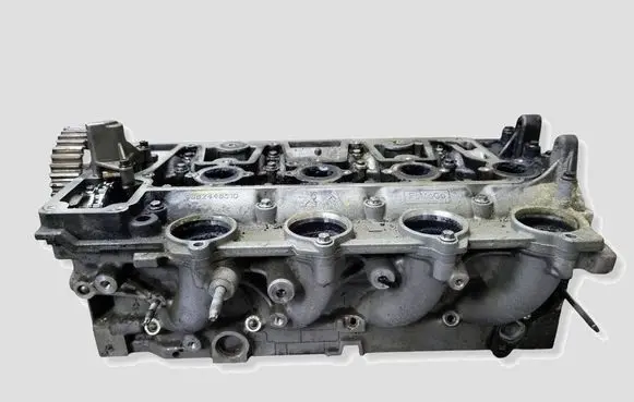 Ford Kuga I Engine head 9682446510 9688418110