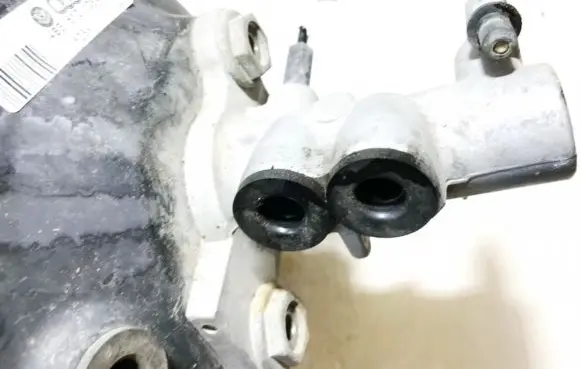 Volkswagen PASSAT B5 Master brake cylinder