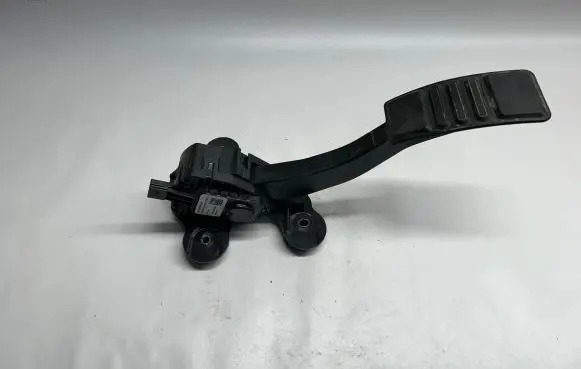 Ford Mustang VI Accelerator throttle pedal CR339F836BB