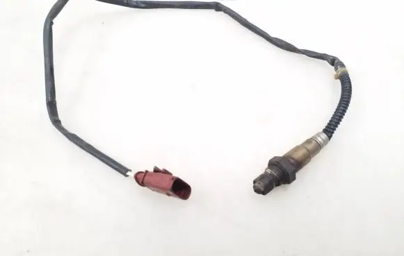 Volkswagen PASSAT B5 Lambda probe sensor 058906265