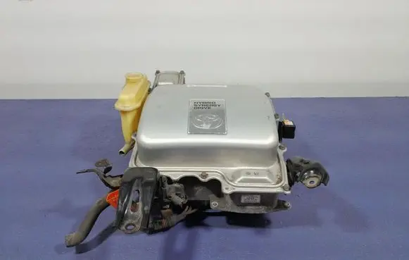 Toyota Prius (NHW20) Voltage converter inverter G920047120