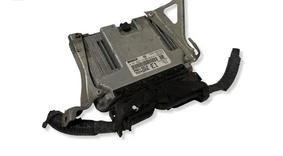 Toyota Auris 150 Engine control unit/module 0281013413 8966102E10 1039S28734