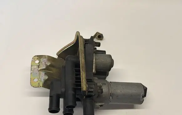 Mercedes-Benz CL C215 Coolant heater control valve 2208300084 1147412129
