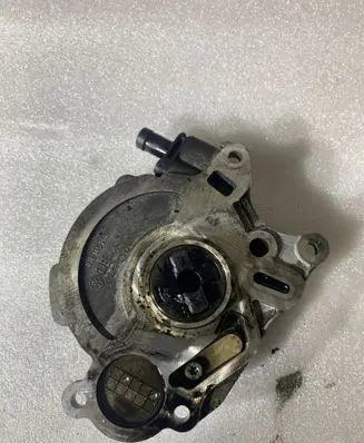 Volkswagen Polo V 6R Vacuum pump 03L145207