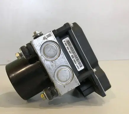 Skoda Roomster (5J) ABS Pump 6R0907379AL 6R0907379AF