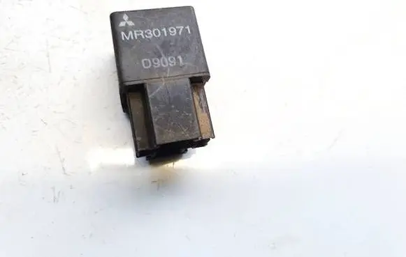 Mitsubishi Pajero Other relay mr301971 858787a