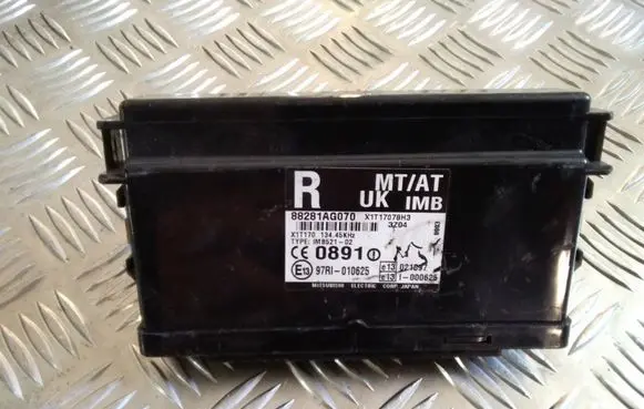 Subaru Legacy Gearbox control unit/module 88281AG070 X1T17078H3 97RI010625