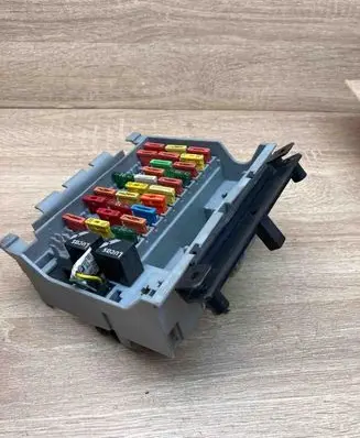 Opel Calibra Fuse module 090356773
