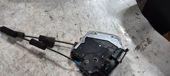 Lexus IS 220D-250-350 Rear door lock