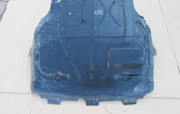 Volkswagen Multivan T5 Engine splash shield/under tray 7E0805685A