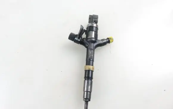 Toyota Avensis T220 Fuel injector 2367027030