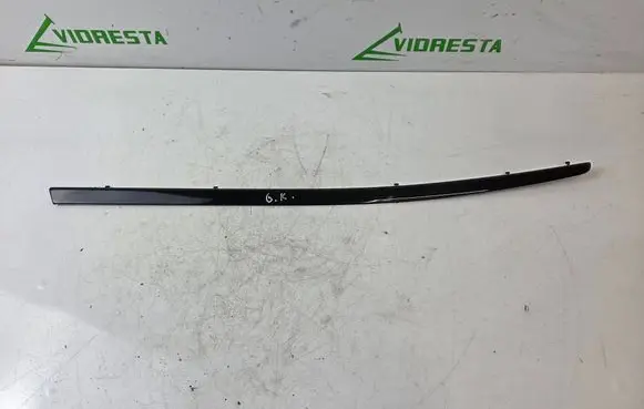 Peugeot 308 Rear side glass trim 