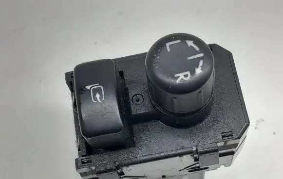 Subaru XV I Wing mirror switch 83061FJ000