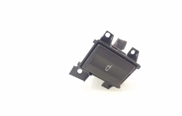 Cup holder front