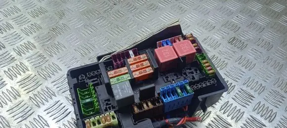Mercedes-Benz C AMG W205 Fuse module A2055841007