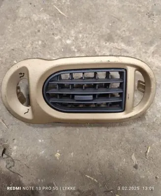 Renault Modus Dashboard side air vent grill/cover trim 