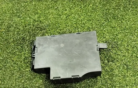Opel Vivaro Comfort/convenience module P8200409680 288118738 2881187388A