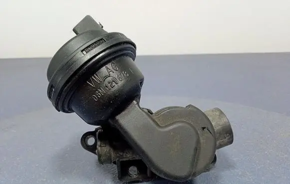 Porsche Cayenne (92A) Coolant level relay 06M121678F
