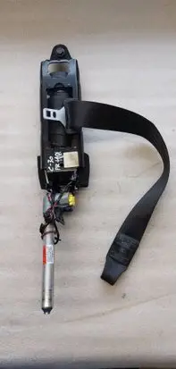 Volvo C30 Front seatbelt 30642223
