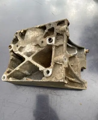 Ford Focus Engine mounting bracket 4m5q19d624cc