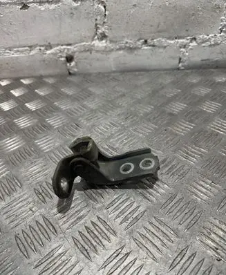 Toyota Avensis T270 Front door upper hinge