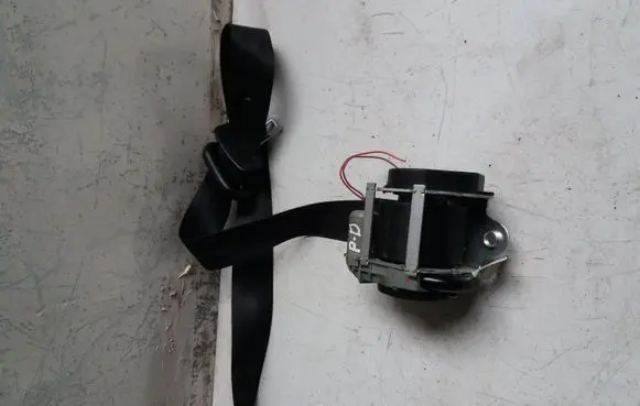 Mitsubishi Colt Front seatbelt 0811855 6047613B