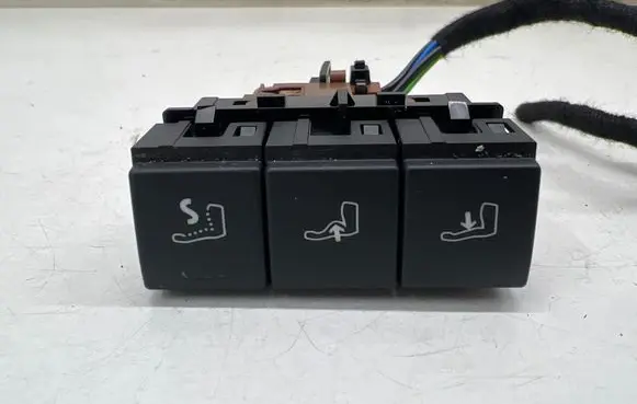 Opel Mokka B Seat control switch 98250667ZD