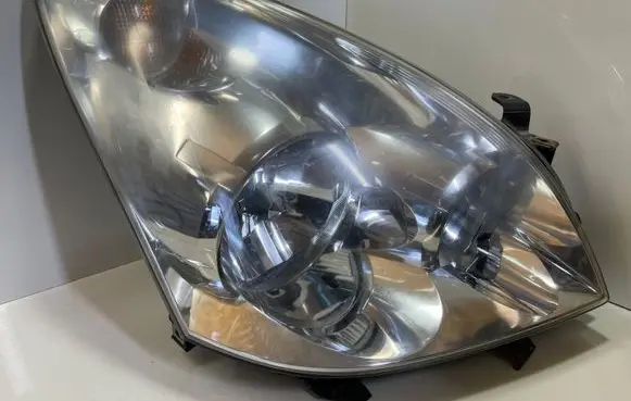 Toyota Corolla Verso AR10 Headlight/headlamp