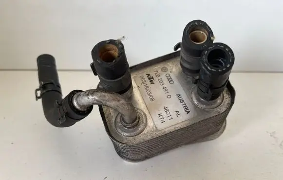 Audi Q7 4L Fuel cooler (radiator) 7L6203491D 48011