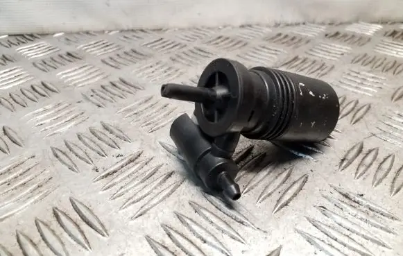 Nissan Primera Windscreen/windshield washer pump
