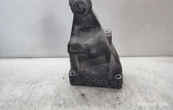 Mercedes-Benz GLK (X204) Engine mounting bracket A6512231404