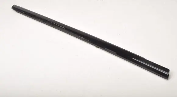 BMW i4 Front door windshield rail 7482960
