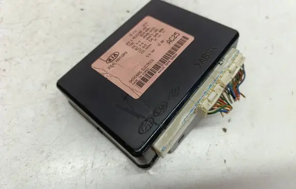 KIA Soul Combustion control unit/module 954002K221