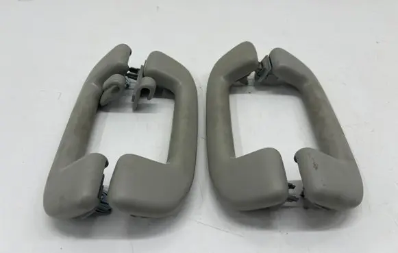 Toyota Yaris XP210 A set of handles for the ceiling 74611H7040
