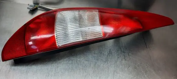 Ford Mondeo Mk III Rear/tail lights