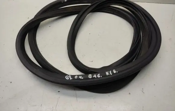Trunk rubber seal (body)