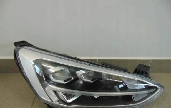 Ford Focus Headlight/headlamp JX7B13E014GE