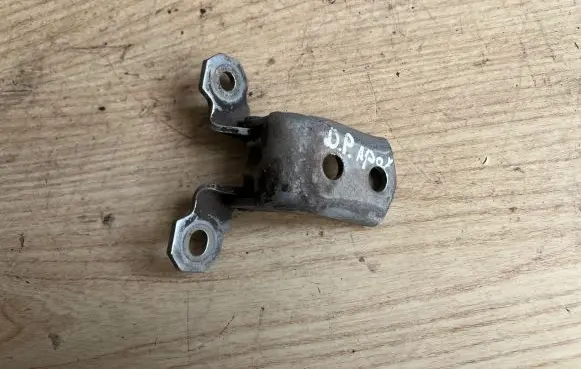 Renault Laguna II Front door lower hinge 