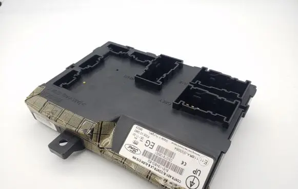 Ford Fiesta Comfort/convenience module 8V5115K600EG F005V00963 116RA000084