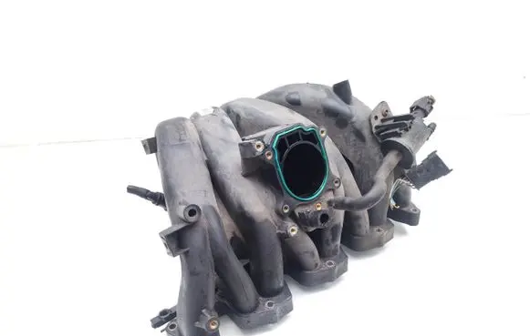 Opel Zafira B Intake manifold 55562518