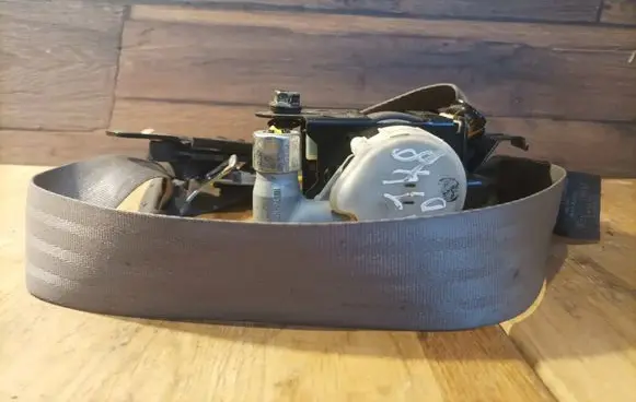 KIA Rio Front seatbelt