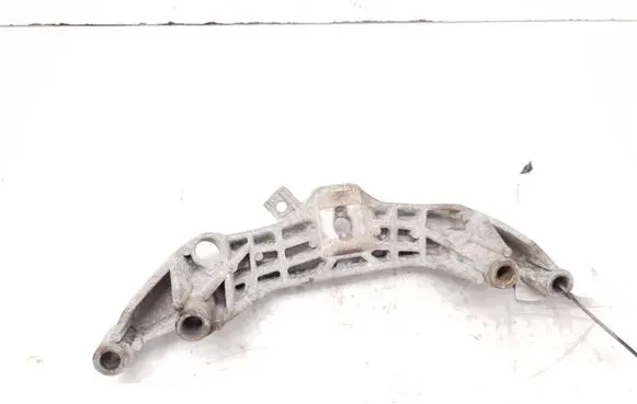 Mini One - Cooper Clubman R55 Engine mounting bracket 6772032 6737111 22116772032