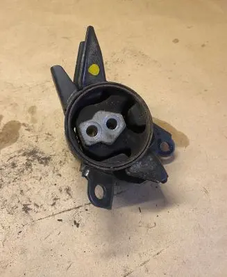 KIA Carens III Engine mount bracket 170104770936