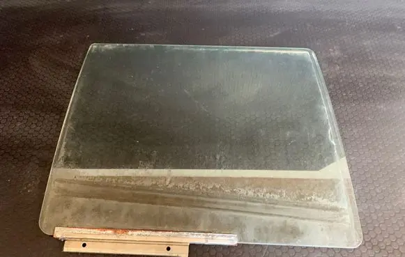 Suzuki Swift I Rear door window glass 43R005165 DOT44M2A25
