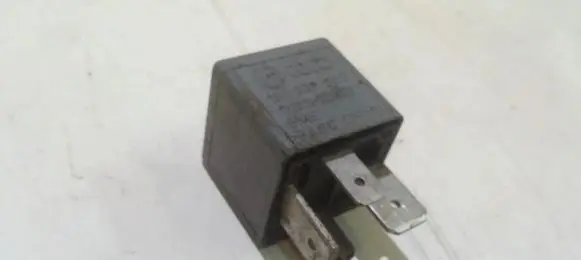 Audi A4 S4 B5 8D Other relay 191937503 v23134-j52-x228